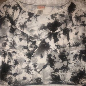 Tie dye, black/white/grey CRUSH tee size L